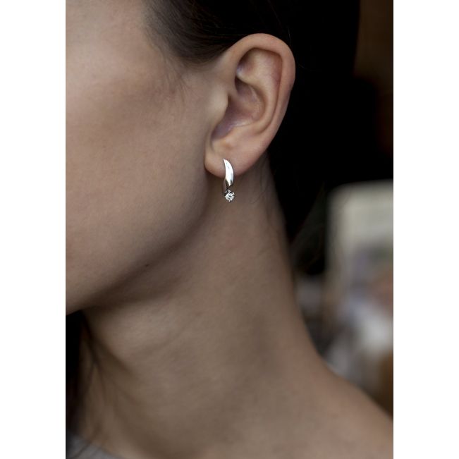 Small Earrings with 3 mm Diamond - Ruban Collection - Photo 2