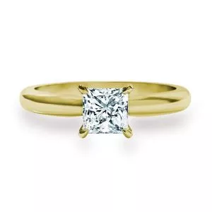 Princess cut diamond engagement ring