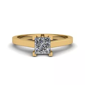 Princess Cut Diamond Ring in 18K Yellow Gold