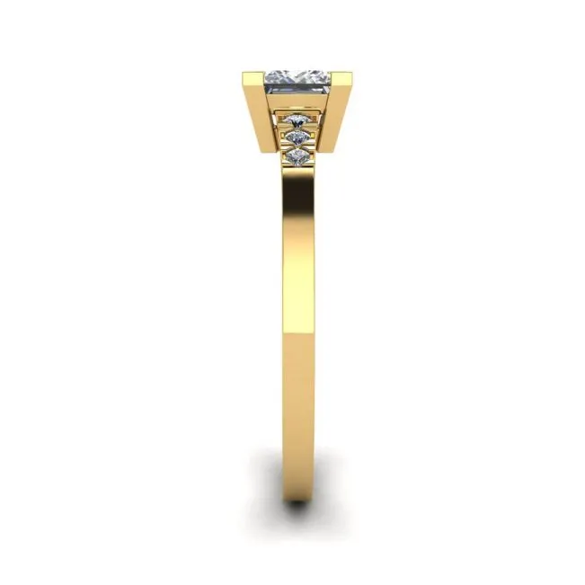 Princess Cut Diamond Ring with 3 Small Side Diamonds Yellow Gold - Photo 2