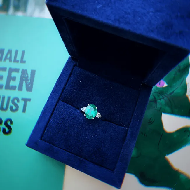 Oval Emerald with Side Pear Diamond Ring - Photo 4