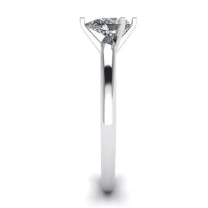 Pear Diamond Solitaire Ring in 6 prongs - Photo 2