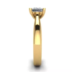 18K Yellow Gold Ring with Princess Cut Diamond - Photo 2