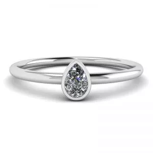 Pear Diamond Small Ring La Promesse
