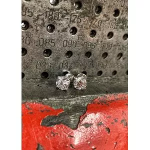 Perfect Round Diamond Studs Yellow Gold  - Photo 5